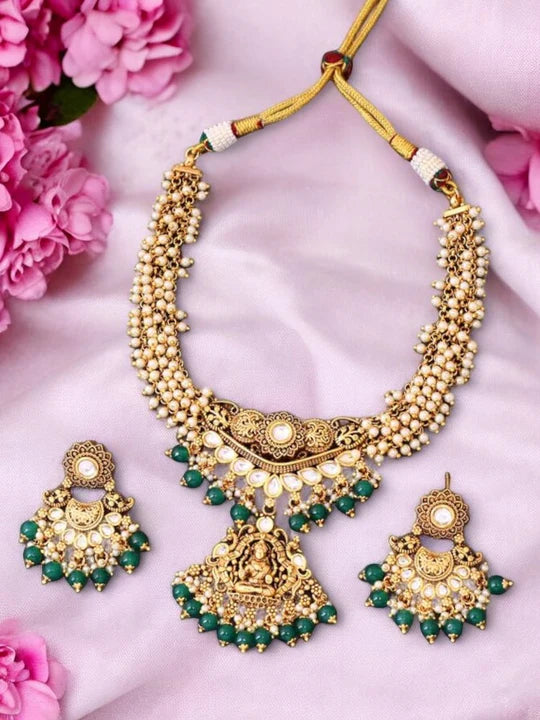 Golden Gunjita Temple Jewellery Set